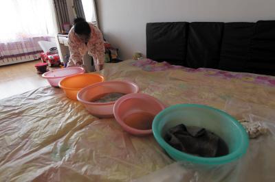 左云楼上漏水，住户失联，小区没物管，业主维权难！律师来支招……